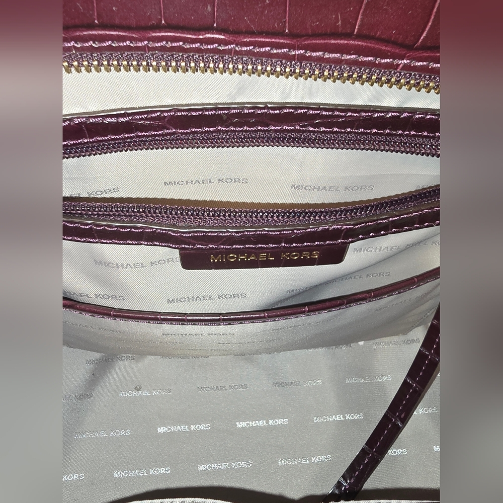 Michael Kors Crocodile Embossed tote - Picture 10 of 15